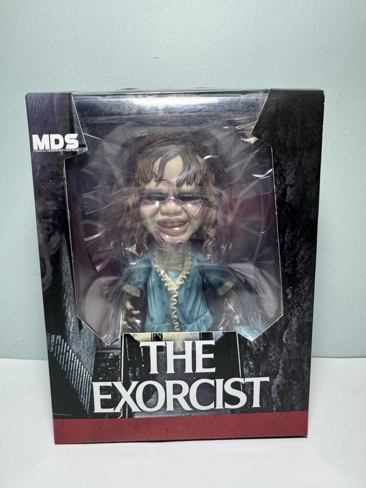 Mezco Toys: The Exorcist – Regan Stylized MDS Mezco Design Series 6″ 2018 Figure