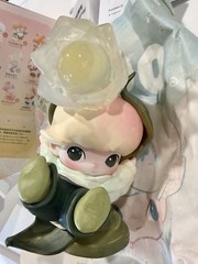 [With Gift] DIMOO Moments in Bloom Series Figures Secret – Light up Spring