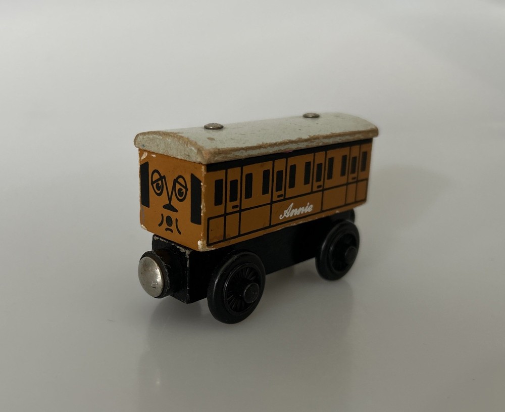 Thomas & Friends Wooden Railway Annie Passenger Coach 1999 Britt Allcroft