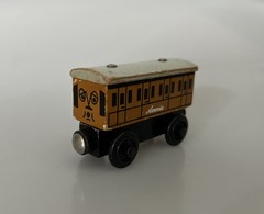Thomas & Friends Wooden Railway Annie Passenger Coach 1999 Britt Allcroft