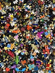 LOT OF 20+LBS OF ROBLOX FIGURES PARTS & PIECES
