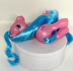2003 Hasbro G3 My Little Pony Pink Sparkle Pony Pretty Fashions Royal Ribbon MLP