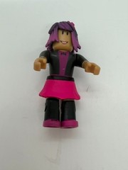 Roblox Mini Figures Lot of 20 w/multiple accessories