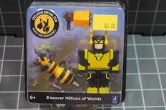 Roblox Power Simulator HIVEMIND Figure + Virtual Item Token Code – New!