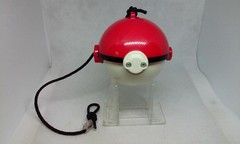 Vtg POKEMON Red/White Pokeball Catchem Ball Pokemon Company Nintendo Tomy 1997