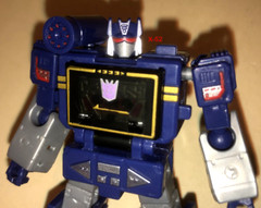 Soundwave Transformers Legacy Decepticon 3.5in figure w mini cassette Takara Tmy