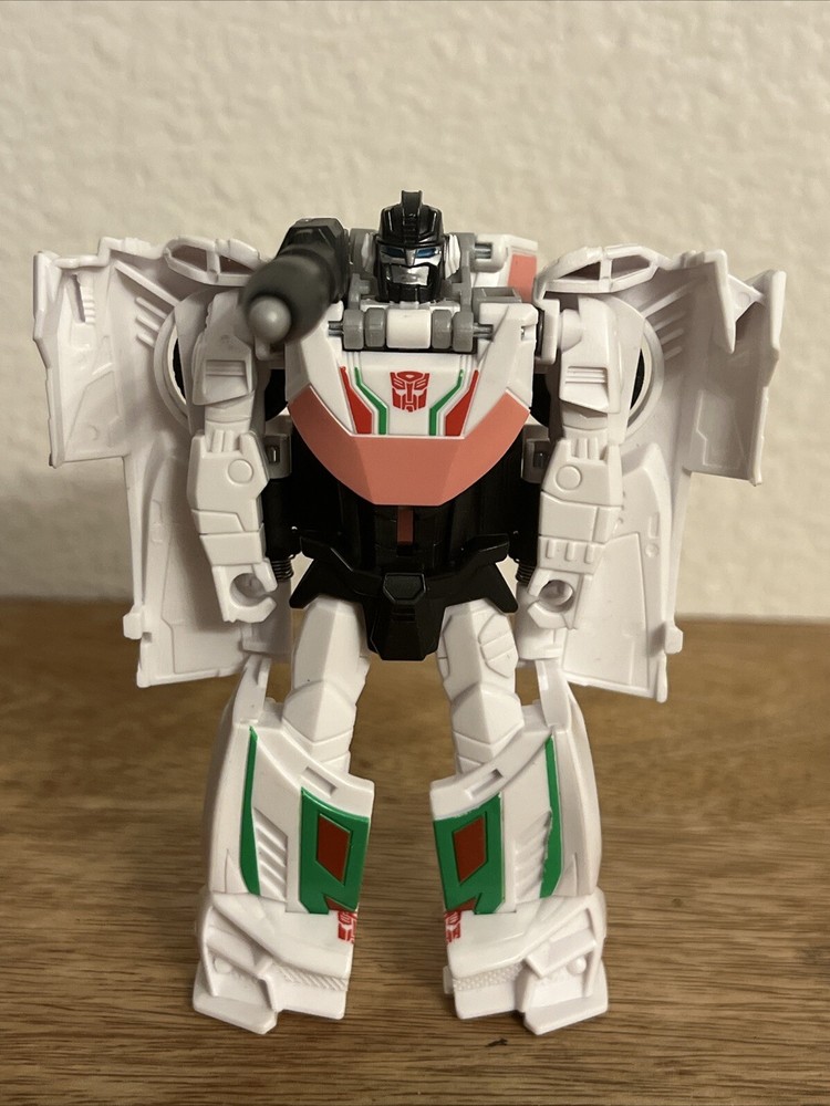 Wheeljack Transformer 4.5” Action Figure Plastic Autobot Robot Toy