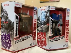 LOT 2 Transformers WFC Netflix SPARKLESS BOT & DEEP COVER NEW-In Hand EXCLUSIVE