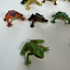 Lot 11 Frog Action Figures Wildlife Animal Toys Amphibian Rainforest Dart G