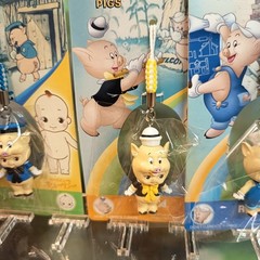 KEWPIE Baby Disney THREE LITTLE PIGS & WOLF 1.5″ Mini Figure KEYCHAIN CHARM Toy
