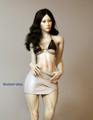 UDDOLL 1/6 Female Thin Waist Wide Hip Finger Bone Seamless Silicone Body 12″Doll