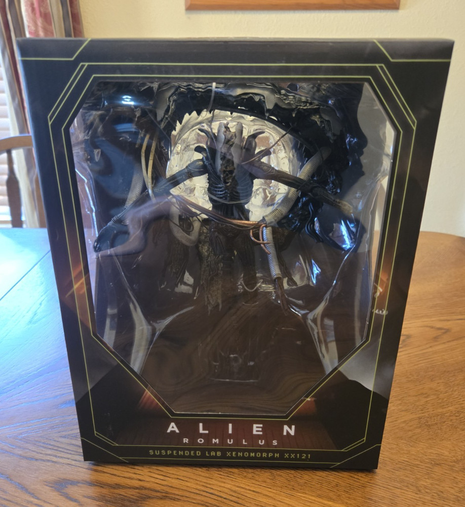 Neca Alien Romulus Suspended Lab Xenomorph XX121