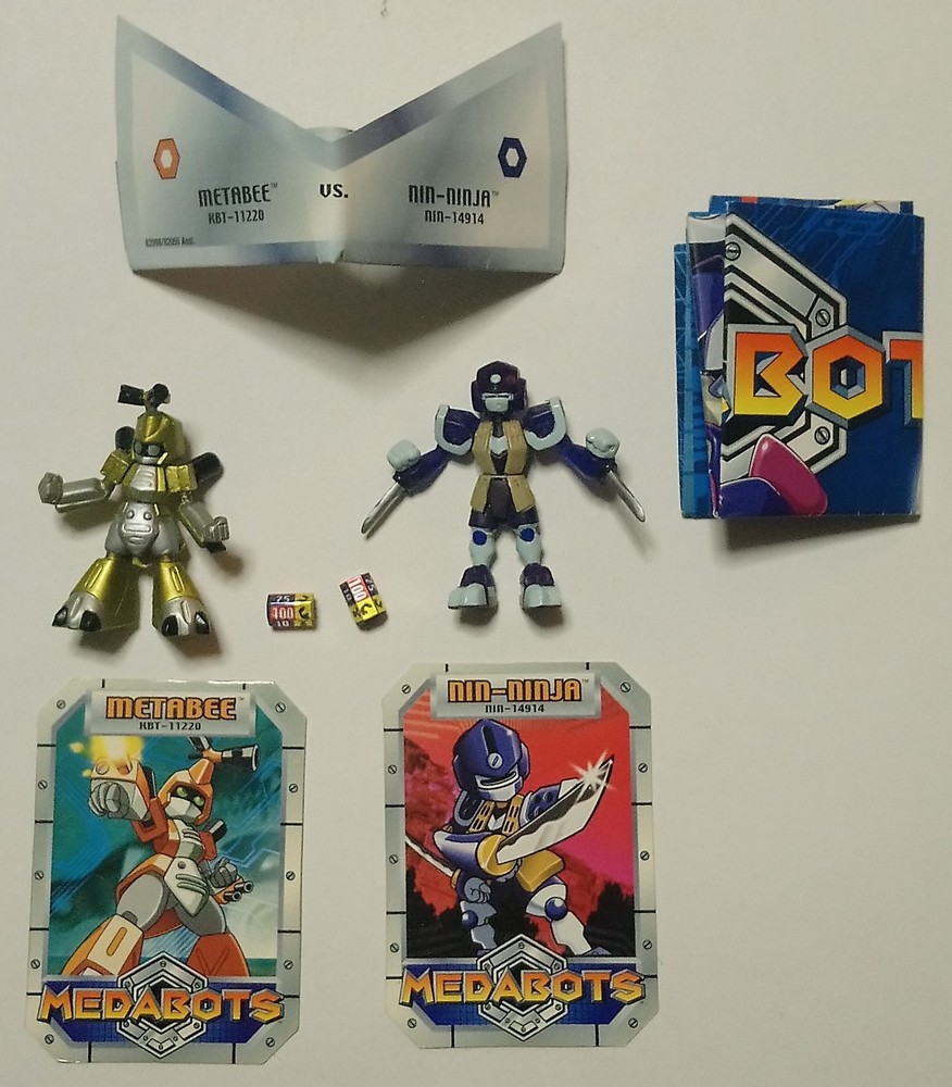Hasbro Medabots Metabee vs. Nin-Ninja Figures w/ Cards, Dice, and Poster