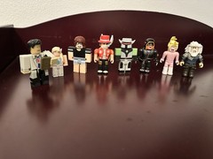 R0BL0X Toys Action Figures Lot Of 8 Rare Figures mixed lot