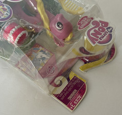 NEW My Little Pony G4 CHERRY BERRY Friendship is Magic Pony Wedding Cake Brush