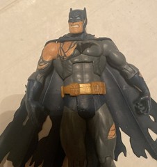 DC DIRECT BATTLE DAMAGED BATMAN INFINITE CRISIS SERIES 2 ACTION FIGURE