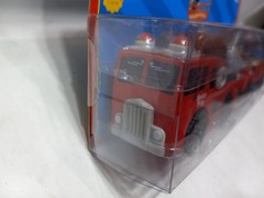 Thomas & Friends Wooden Railway Sodor Fire Crew Truck Water Tanker Vtg 2004
