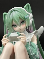 Hatsune Miku Playing Games Ver Figure Holiday Memories Vocaloid Anime Japan NEW