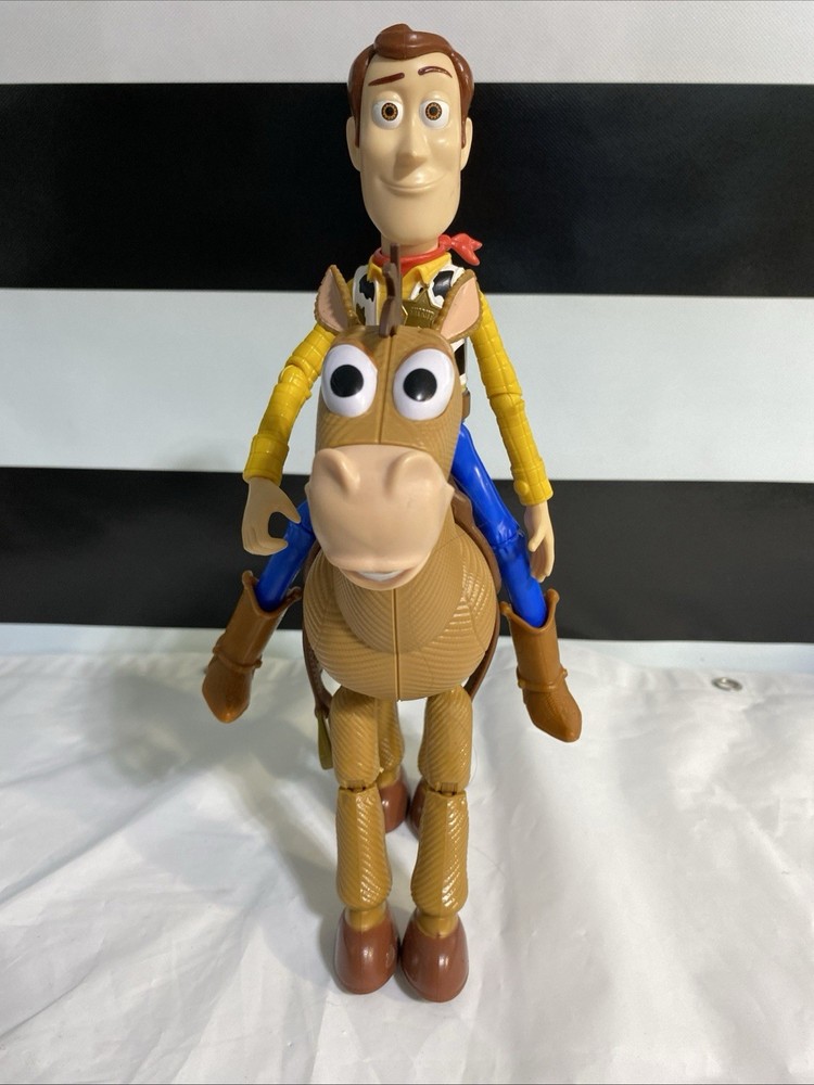 Disney Pixar Toy Story Woody And Bullseye. 2017 Made In China. Children 3 And Up