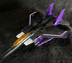 SKYWARP • WAR FOR CYBERTRON SERIES