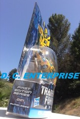 TOMY HASBRO TRANSFORMERS PRIME DELUX BUMBLEBEE FIRST EDITION SCOUT NIB CHINA2011