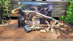 Beasts Of The Mesozoic 1/18th scale Yutyrannus huali