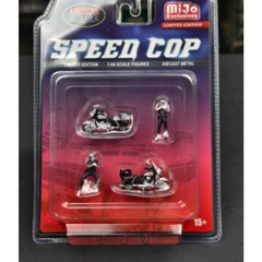 1/64 American Diorama Police Patrol Handmade Mini Figure Car Scene Decor Set