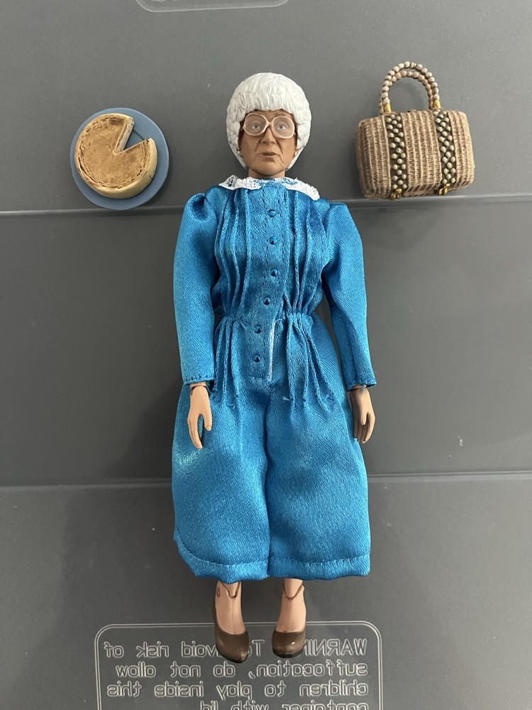 NECA THE GOLDEN GIRLS 8 ROSE TV SHOW CHARACTER ACTION FIGURE COLLECTIBLE TOY SET