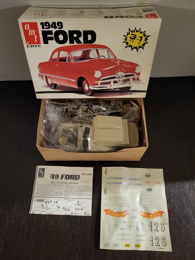 1949 Ford 1:25 AMT ERTL Model Kit MIB NEW Unbuilt
