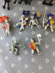 18 – G11 medieval knight lot figures
