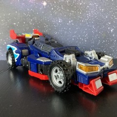 JUMPGO Hello Carbot Beatrun 12” Transforming Race Car Robot