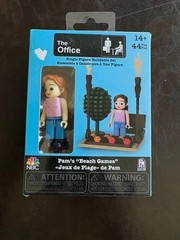 The Office Single Figure Buildable Sets Jim’s Wedding & Pam’s Beach Games – PM