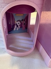 My Little Pony Twilight Sparkle School of Friendship Castle
