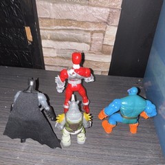 Mixed lot of 4 action figures (PLEASE READ THE DESCRIPTION)