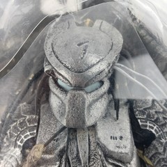 NECA AVP Masked Scar Predator 8″ 1:12 Toy Action Figure Deluxe – BNIB BOX DAMAGE