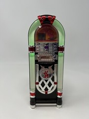 Disney HANNAH MONTANA 8″ Juke box – Lights Up Multiple Colors PLAYS 2 SONGS 2007