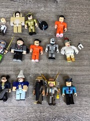 Roblox‎ Mixed Figures & Accessories Lot Of 25 Figures Used As Shown