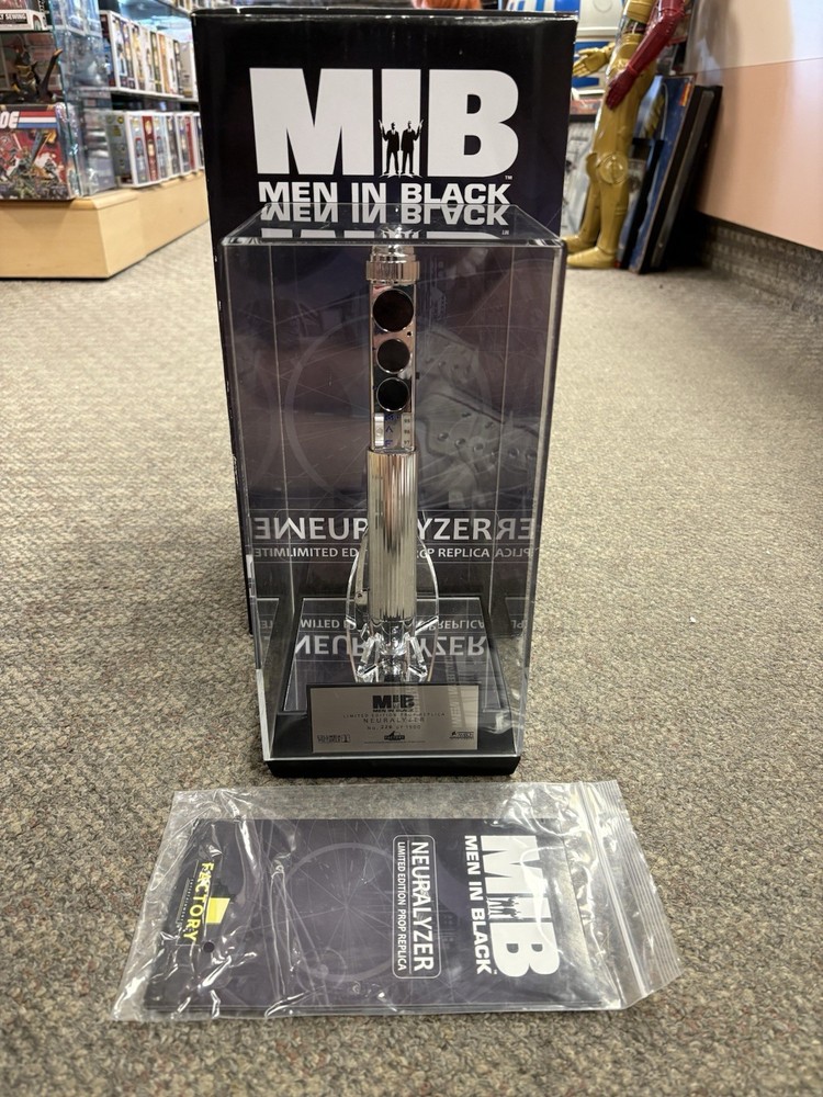 + Factory Entertainment Men In Black MIB Neuralyzer Limited Edition Prop Replica