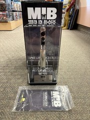 + Factory Entertainment Men In Black MIB Neuralyzer Limited Edition Prop Replica