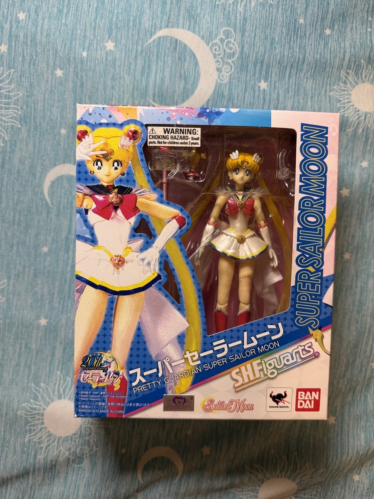 Tamashii Sailor Moon: Super Sailor Moon Figuarts Action Figure