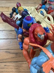 Vintage MOTU Battle Bones 1984 w/12 Figures He-Man Masters of the Universe Retro