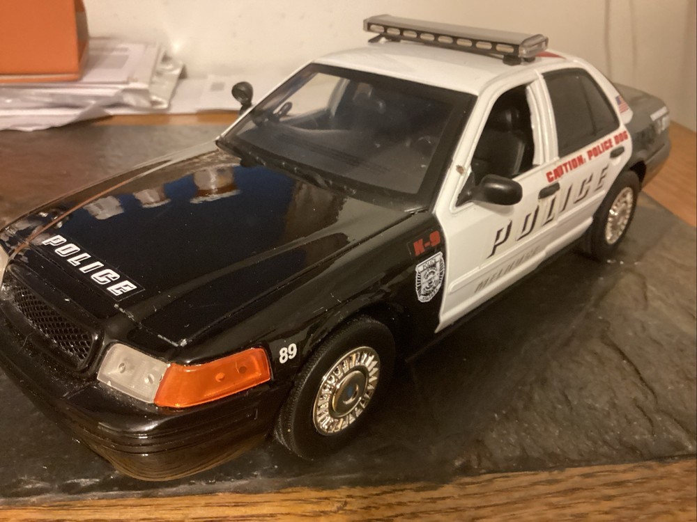 1/18 Melrose K-9 Black And White Police Car By MOTOR MAX •Discontinued• RARE