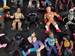 Fortnite Mini Action Figures approx 2 inches tall LOT of 20 mini figures