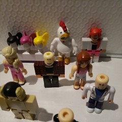 Roblox Loose Lot 20 action Figurines