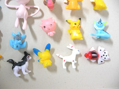 24 pc Pokemon 1″ Miniature Figures Including Moncolle MS-17 Mew