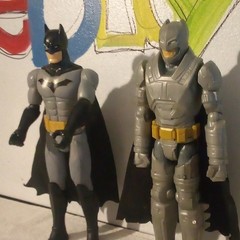 Batman Action Figure Lot of 2 Plastic Gray Black Yellow Capes Included