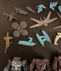 BIG Final Faction Action Figure & Accessories Lot Kharn Alien Hive, Weapons
