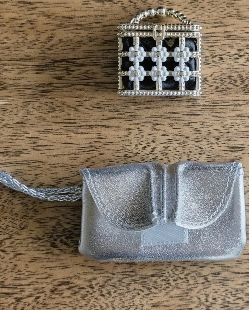 2 ZURU SURPRISE MINI BRANDS MINI FASHION HANDBAGS, BAGS, PURSES, PREOWNED MINT