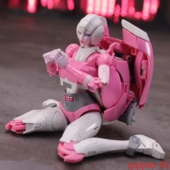 Arcee Robot Action Figure Toy New Christmas Birthday Gift Pink Desk Decoration
