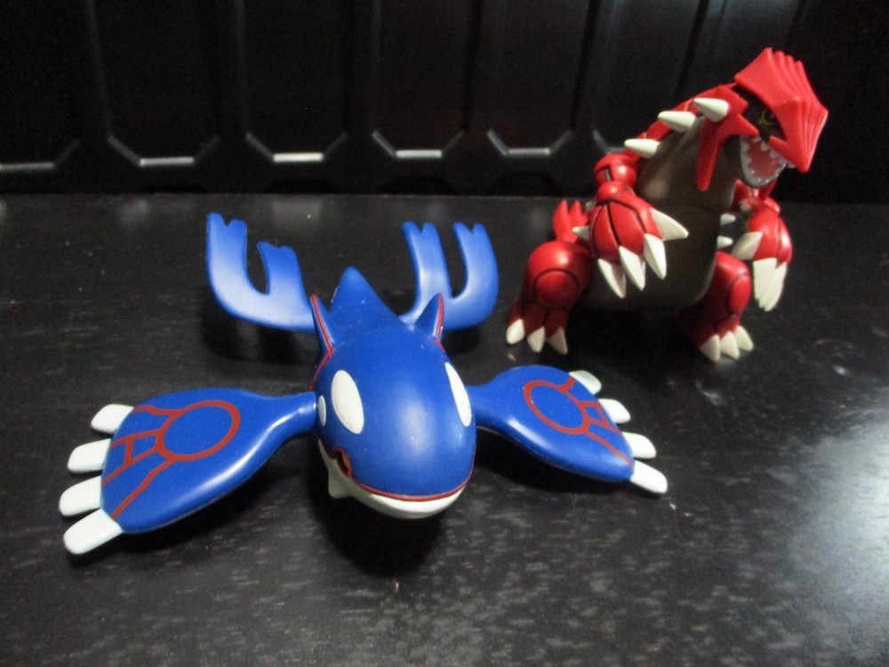 Pokemon Kyogre & Groudon Anime Game Figures Set Sapphire Ruby Tomy New 2X
